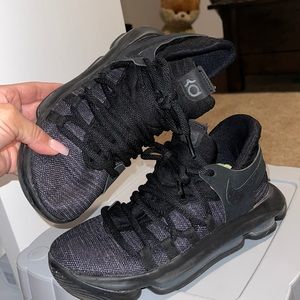 Kevin Durant Nike size 4 youth